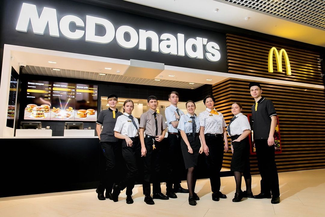 К 25-летию МакДональдс в Беларуси компания открыла свой юбилейный, 25-й ресторан в самом центре фуд-корта TRINITI.