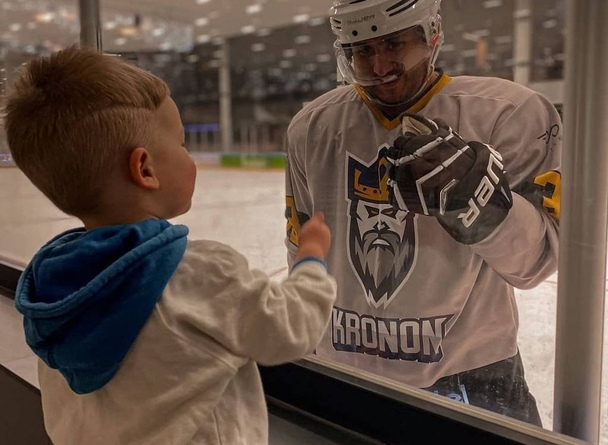 В субботу ледовая арена TRINITI станет местом проведения товарищеского турнира «Летний лед», в котором примут участие любительские команды из Гродно, Берестовицы, Бреста и Кобрина.