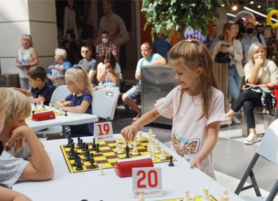 Черная пешка в TRINITI