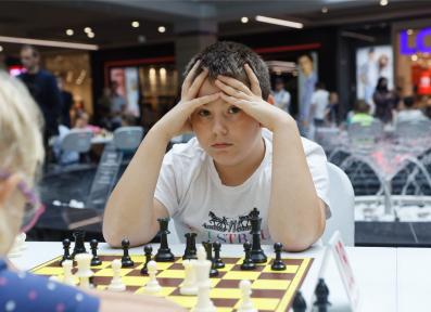 Черная пешка в TRINITI