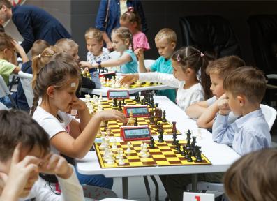 Черная пешка в TRINITI