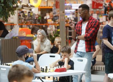 Черная пешка в TRINITI