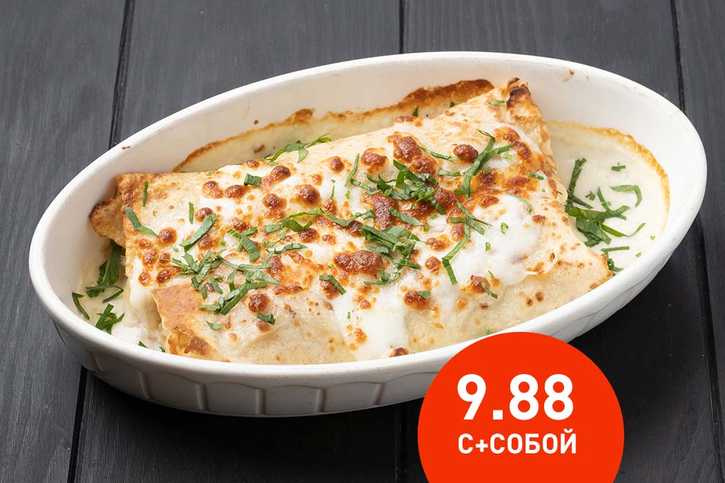 Блинчики с курицей, грибами и соусом Бешамель